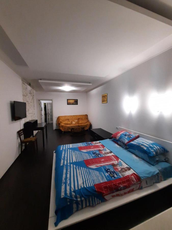 Шикарная 2К Квартира Центральный Парк Университет 70М Irpin Esterno foto