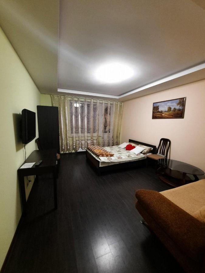 Шикарная 2К Квартира Центральный Парк Университет 70М Irpin Esterno foto